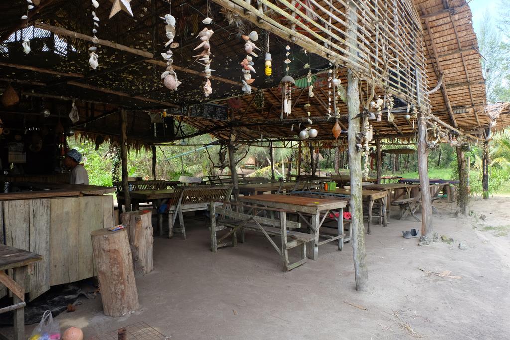 Mr. Chuoi Bar And Hut Otel Ko Phra Thong Dış mekan fotoğraf